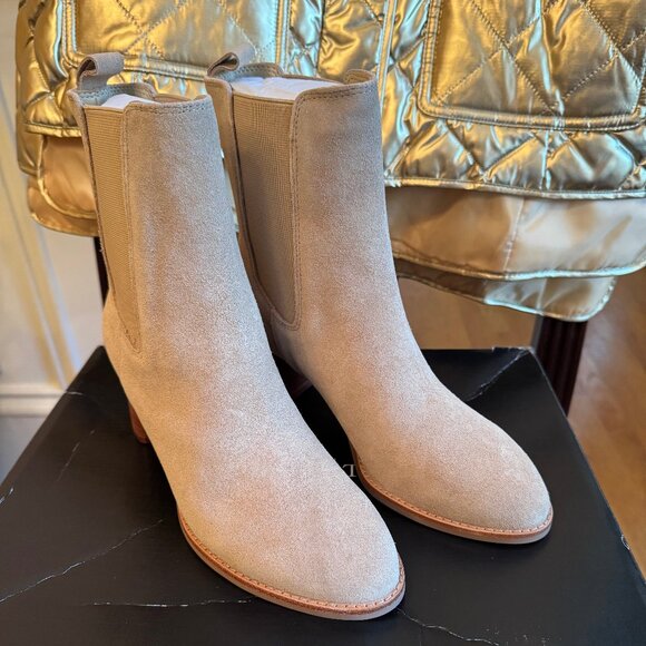 Talbots Isra Chelsea Suede Ankle Boots NWT size 6 - Picture 1 of 5